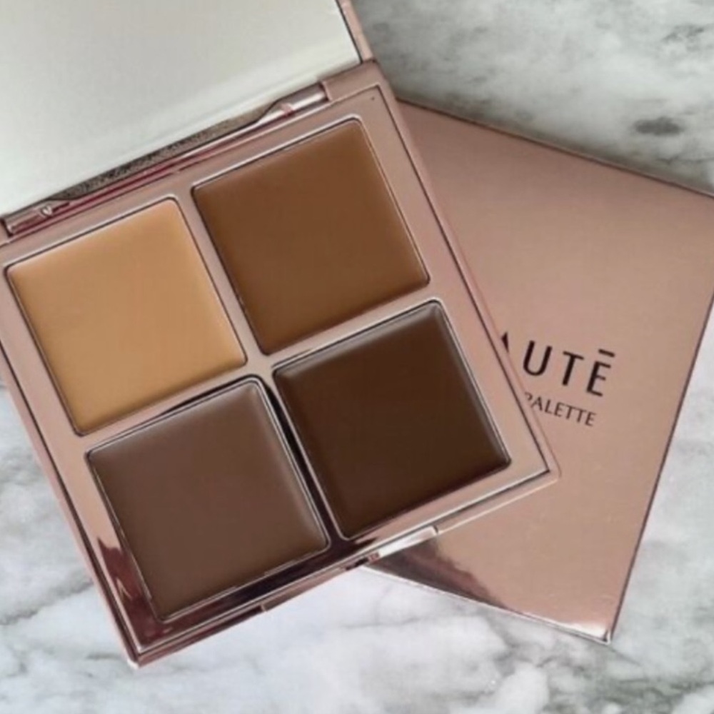 NIB ACE BEAUTE Sculptingn and contour palette